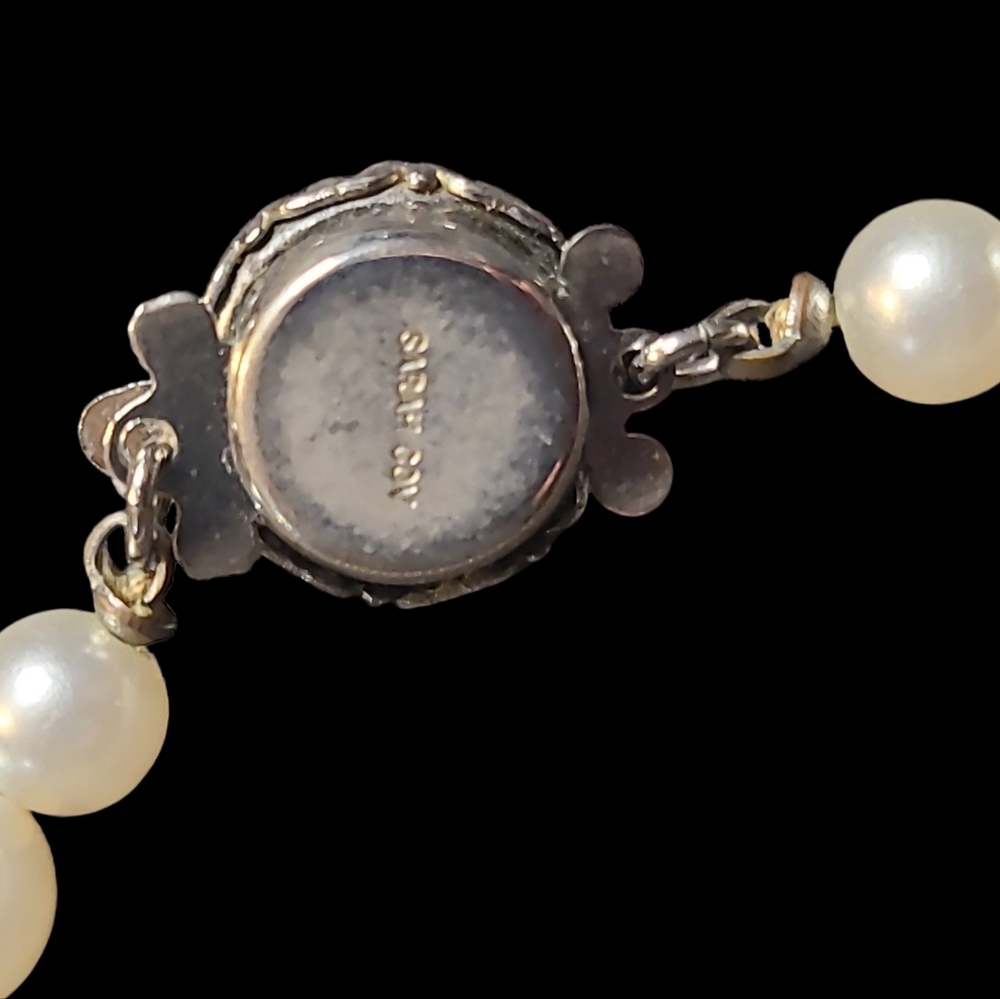 Sarah Coventry Classic Cream Pearl Necklace - Picture 3 of 3